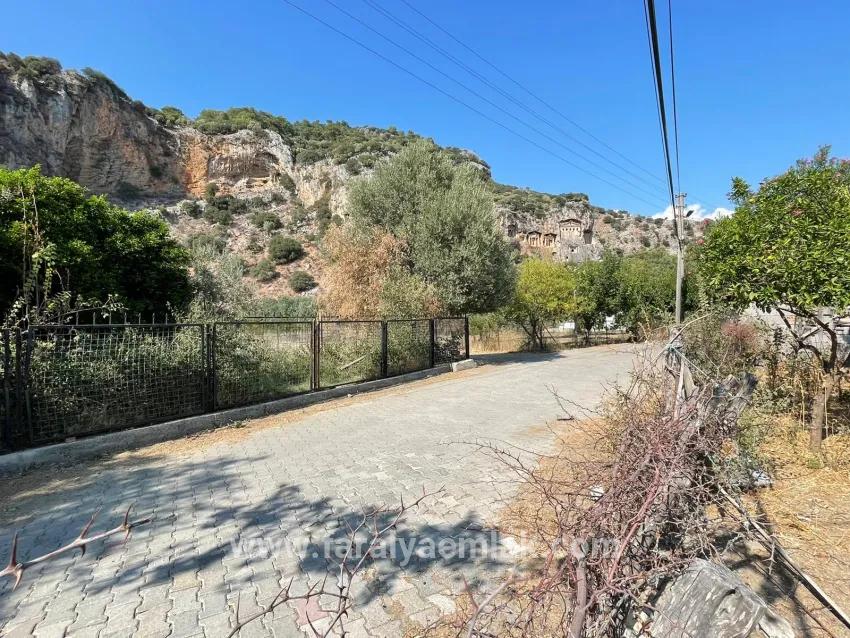 Freistehendes Haus (2765 M²) In Çandır, Direkt Am Kanal, Zu Verkaufen.
