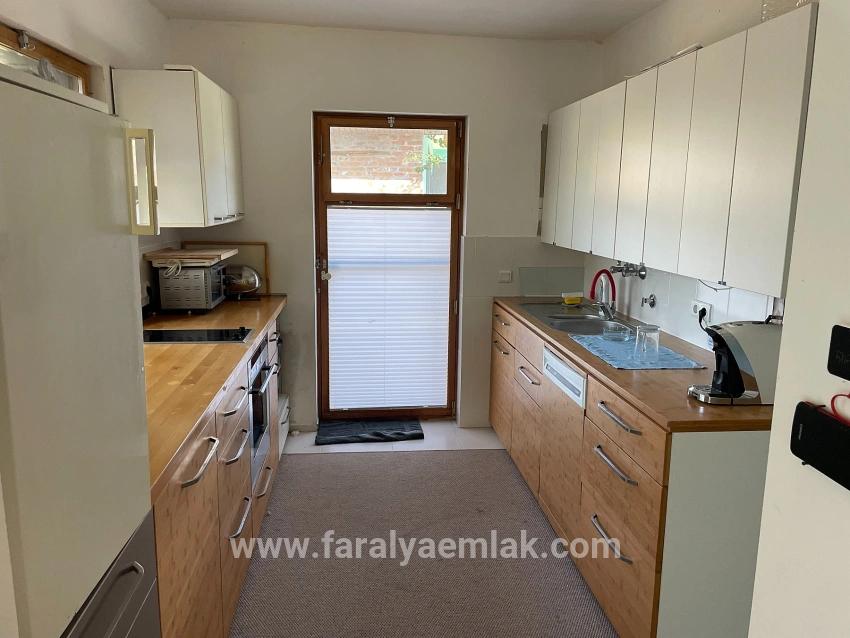 Freistehendes, Eingeschossiges Haus Auf Einem 2882 M² Großen Grundstück In Eskiköy Zu Verkaufen.