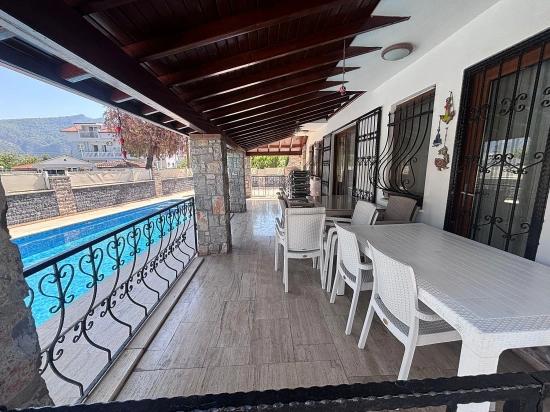 5+1 Villa Zum Verkauf Auf Einem 301 M² Großen Grundstück In Dalyan
