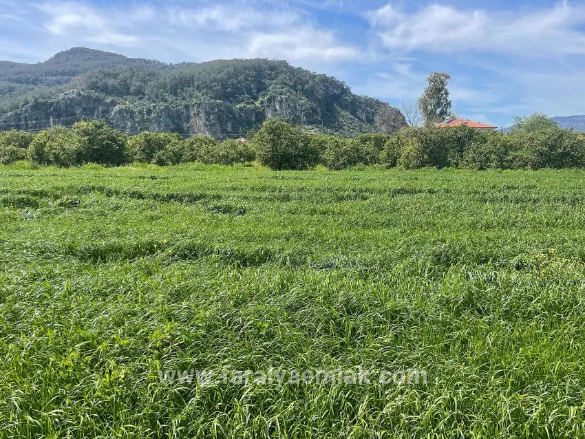 Archers' In Okçular'da 736m2 Olan 250m2 Construction Licensed For Sale Plot
