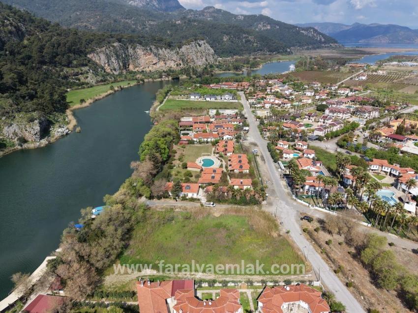 2600m2 Land For Sale In Dalyan Gülpınar, Next To The Canal, With 20% Tourism Zoning