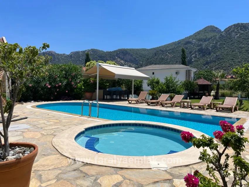 Dalyan Arıkbaşı'nda 4+1 Satılık Villa
