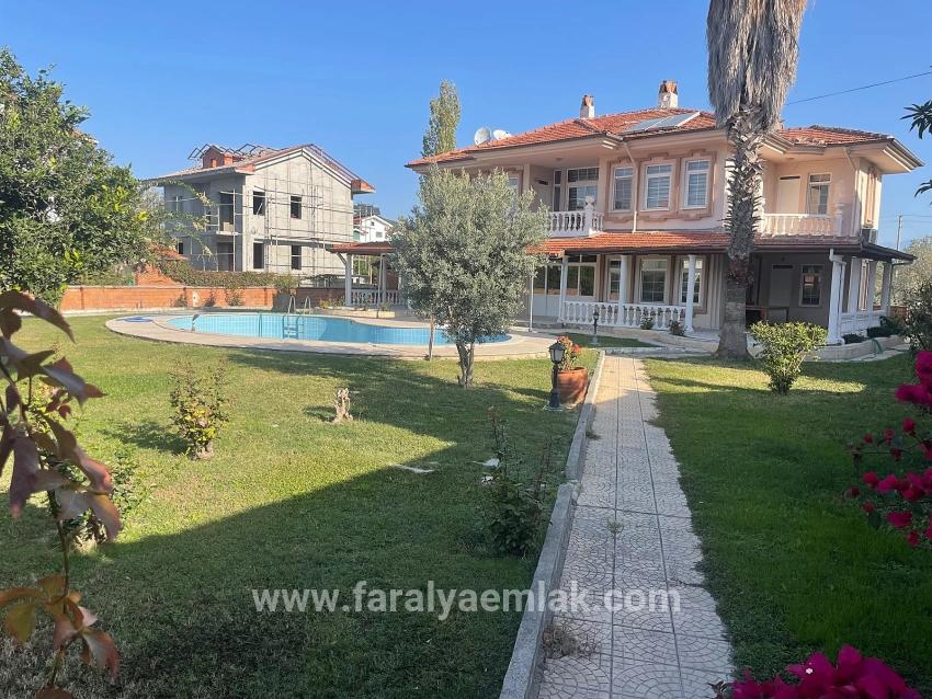 Dalyan'da 1000m2 Arsa İçerisinde 4+1 Satılık Villa