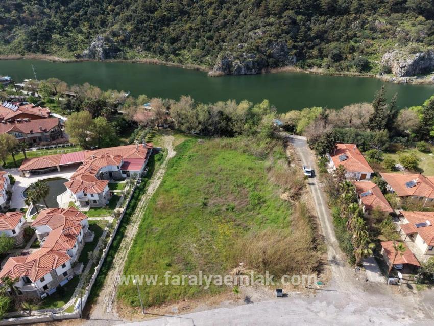Dalyan Gülpınar'da Kanala Sıfır 2600m2 %20 Turizm İmarlı Satılık Arsa