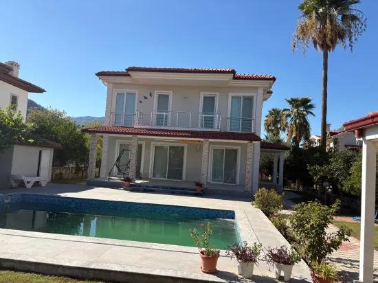 Dalyan Gülpınar'da 520m2 Arsa İçerisinde 4+1 Satılık Villa