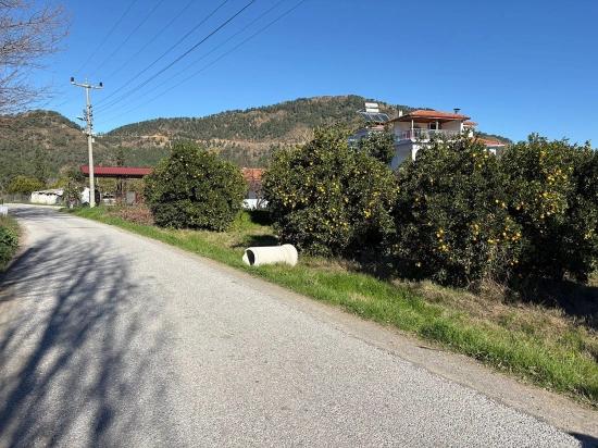 Ekşiliyurt'ta 1085m2 Yerleşik Alan İçerisinde İmarlı Satılık Arsa