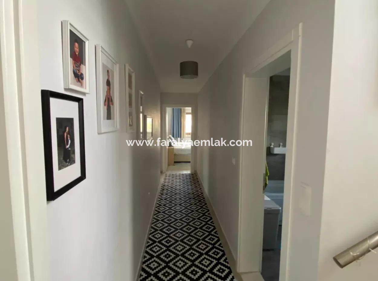 Okçular'da Satılık Villa Lüks 5 Yatak Odalı Satılık Villa