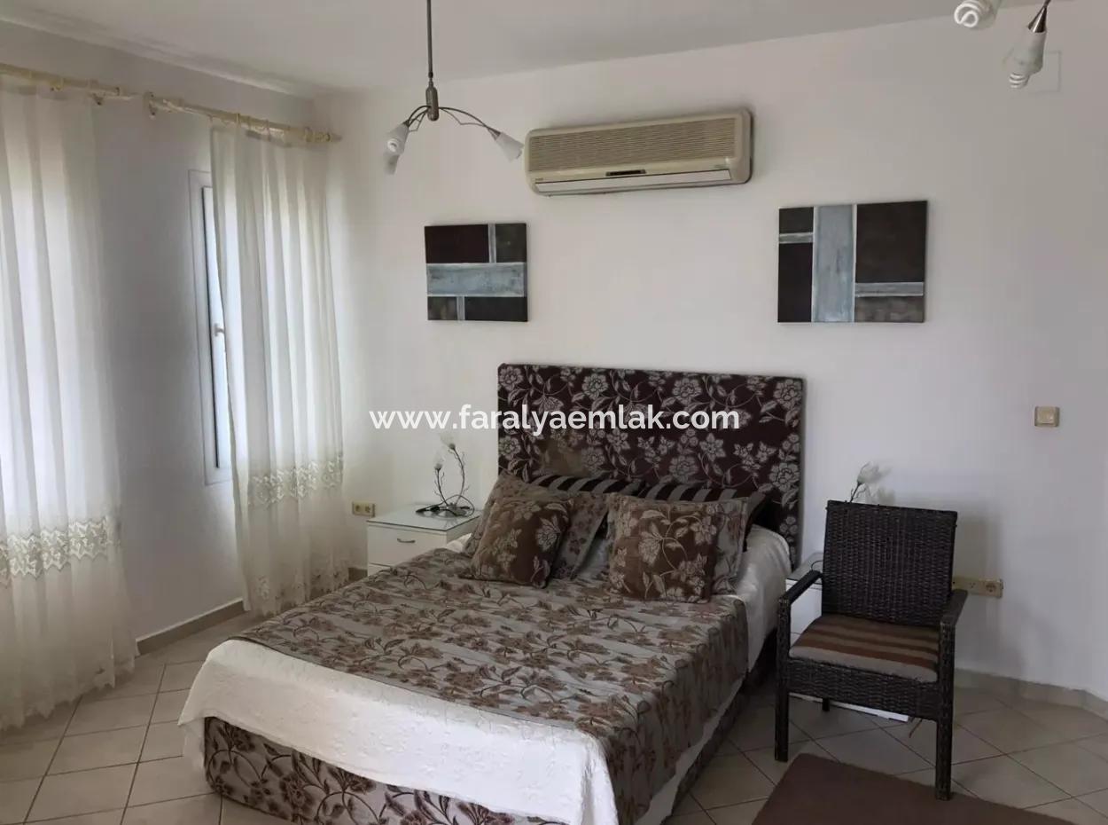 Dalyan Gülpınar'da 1100 M2 Arsa İçerisinde 6+1 Satılık Villa