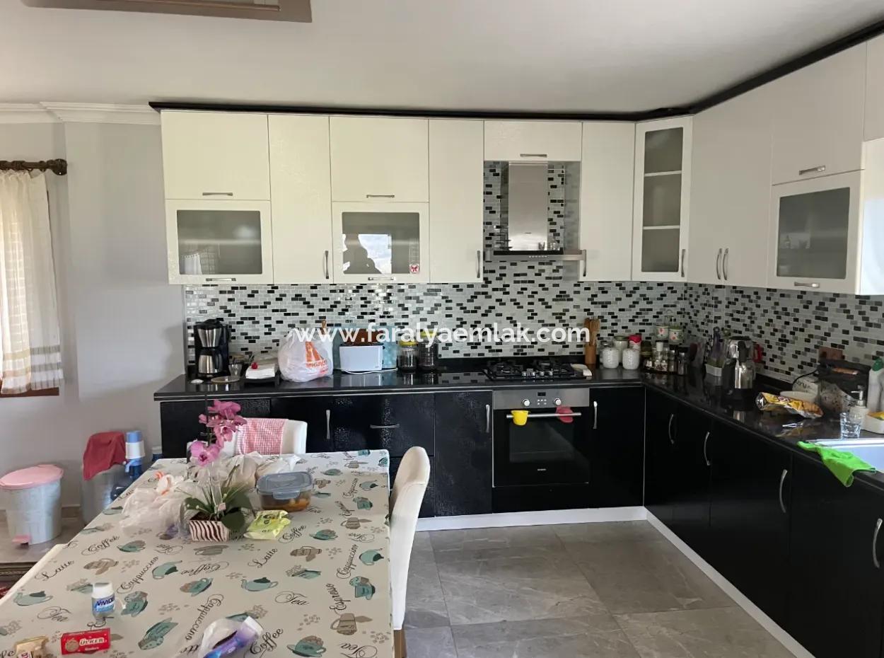 Akçapınar'da Deniz Manzaralı Satılık 6+1 Villa