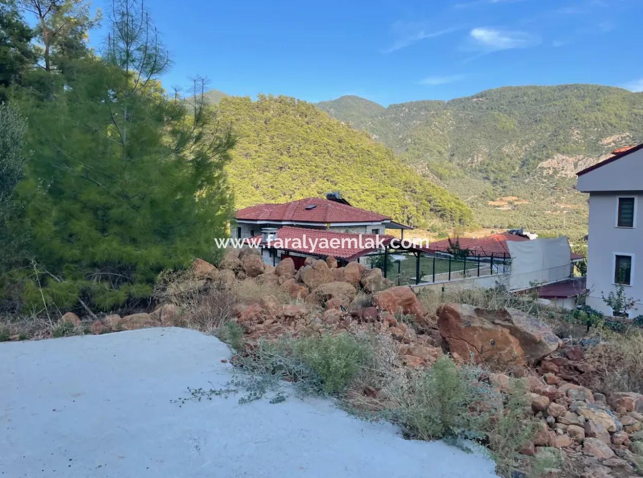 Ekincik'de Deniz Manzaralı 420M2 İmarlı Satılık Arsa