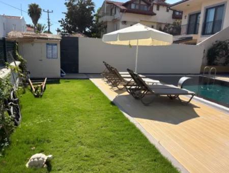 Dalyan'da Gülpınar'da Satılık 4+1 Villa