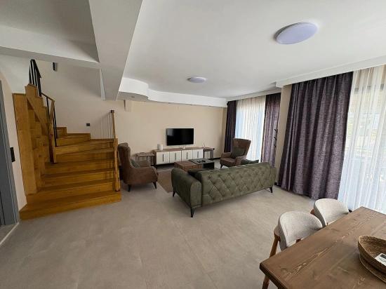 Dalyan'da Gülpınar'da Satılık 4+1 Villa